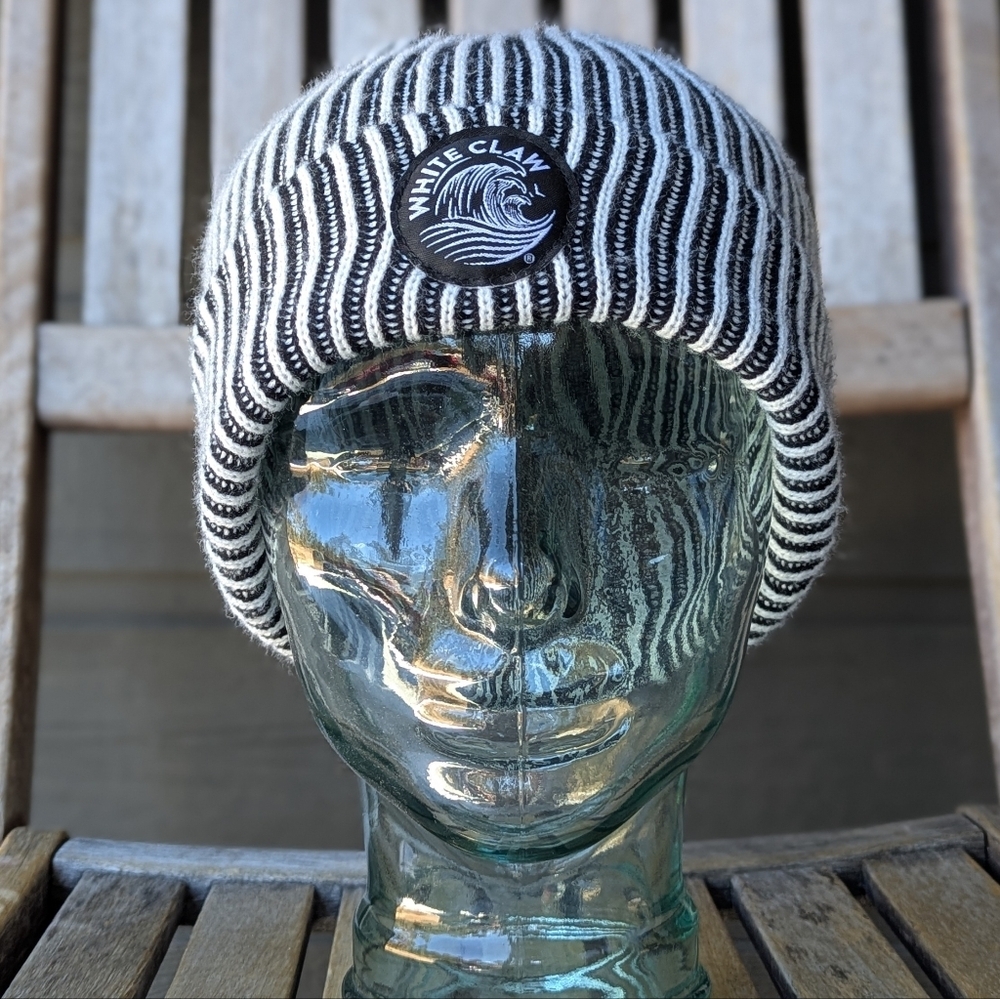 NWOT White Claw Black and White Ribbed Beanie Toque Hat Unisex Winter